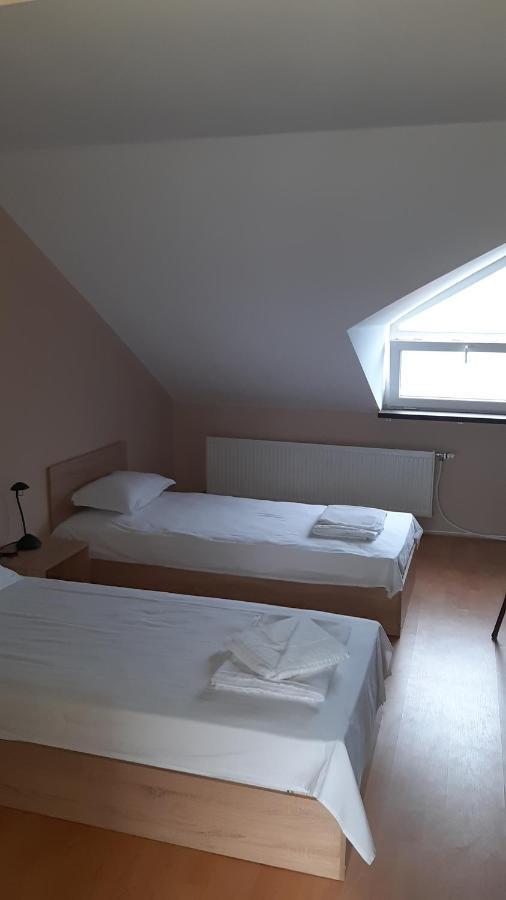 White House Silistra Hotel Esterno foto