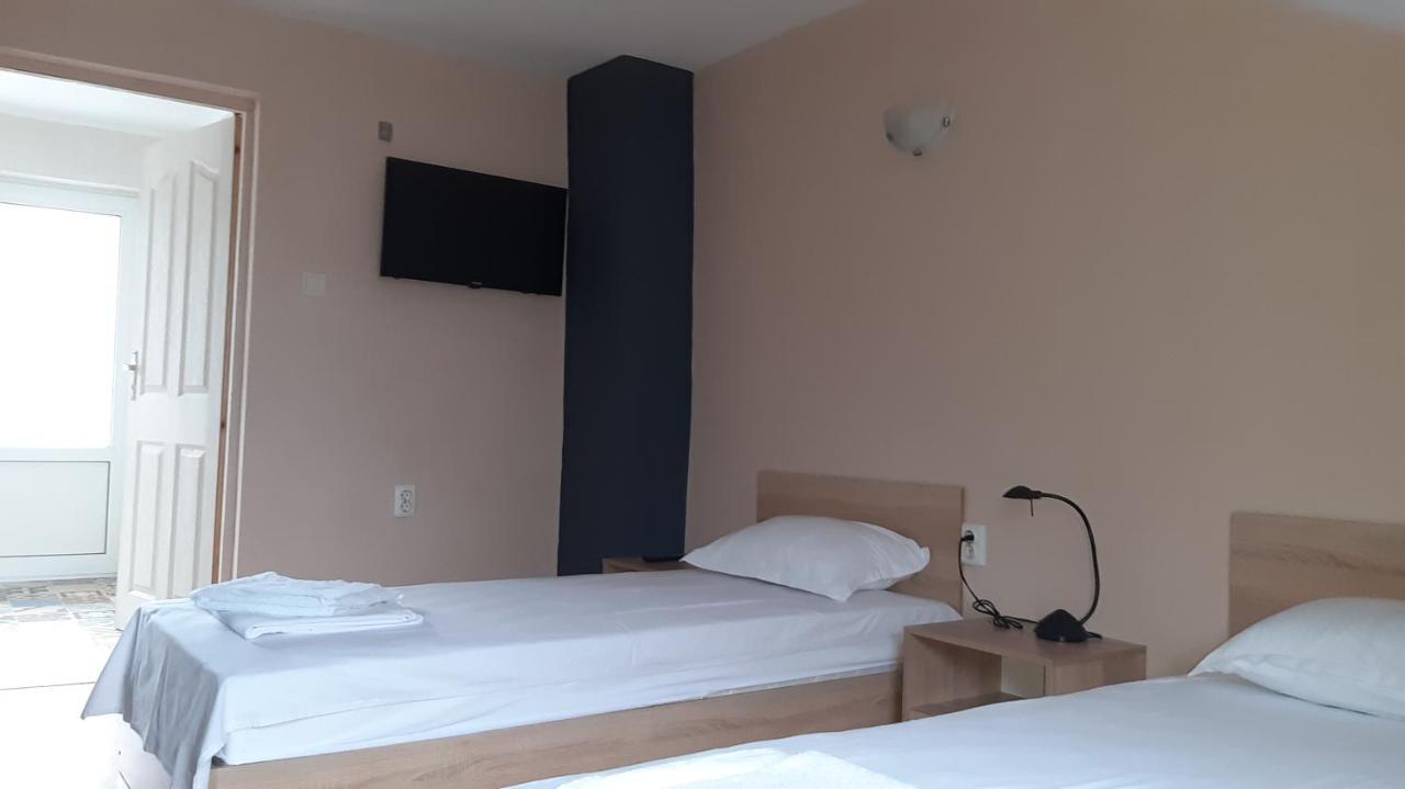 White House Silistra Hotel Esterno foto